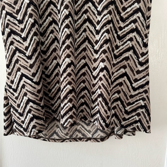 Dana Buchman Tan, Brown and Black Chevron Blouse - Picture 6 of 9